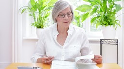 dodatek do emerytury po 65. 1000 zł więcej. komu przysługuje?