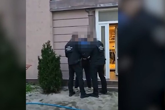 OVAKO SU PALI OSUMNJIČENI ZA PAD PLAFONA U ŠKOLI Sumnja se da su budžet Srbije oštetili za skoro 22 MILIONA (VIDEO)