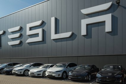 Tesla popełnia te same błędy, na których w latach 80. tracił General Motors - twierdzą analitycy