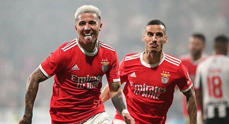 Enzo Fernandes scores for Benfica against Varzim