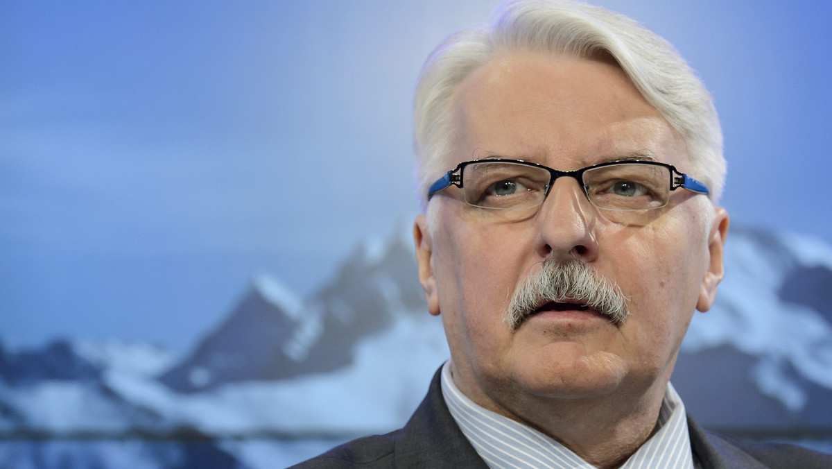 Szef MSZ Witold Waszczykowski na łamach "Frankfurter Allgemeine Zeitung" zarzucił UE, że wdała się w "całkowicie bezsensowny konflikt" z Polską; zapewnił równocześnie, że Polska nie odwraca się od Europy i nadal zabiega o bliską współpracę z Brukselą.