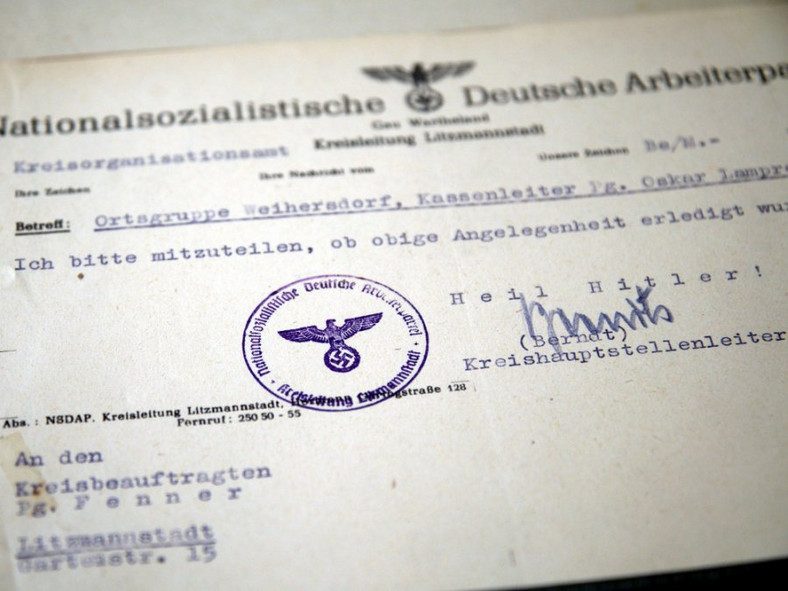 Policja zabezpieczyła niemieckie dokumenty z II wojny światowej, oferowane do sprzedaży w sieci