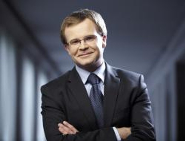 Ludwik Kotecki w latach 2009–2012 był pierwszym pełnomocnikiem rządu ds. wprowadzenia euro w Polsce. W Ministerstwie Finansów pracował prawie dwie dekady, od 2008 do 2012 r. był wiceministrem finansów, następnie głównym ekonomistą resortu. Później trafił na stanowisko zastępcy dyrektora wykonawczego w MFW w Waszyngtonie, które piastował do listopada 2016 r.