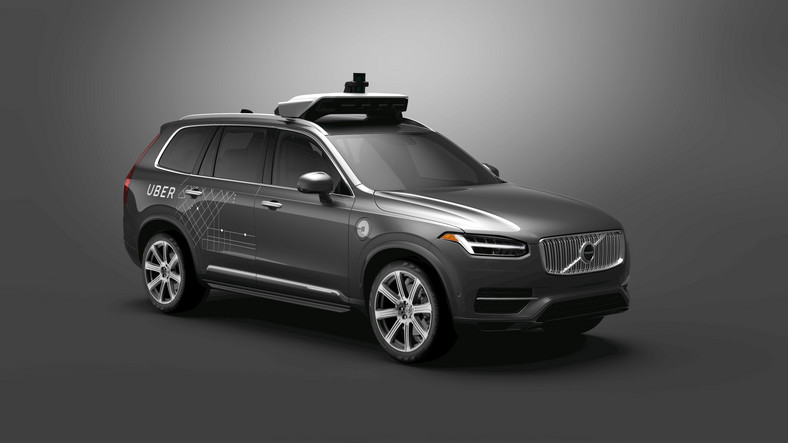 Charakterystyczna bateria kamer na dachu Volvo XC90 to autorski pomysł Ubera. Amerykanie próbują wyeliminować drogi lidar i rozwijają technologię kamer.