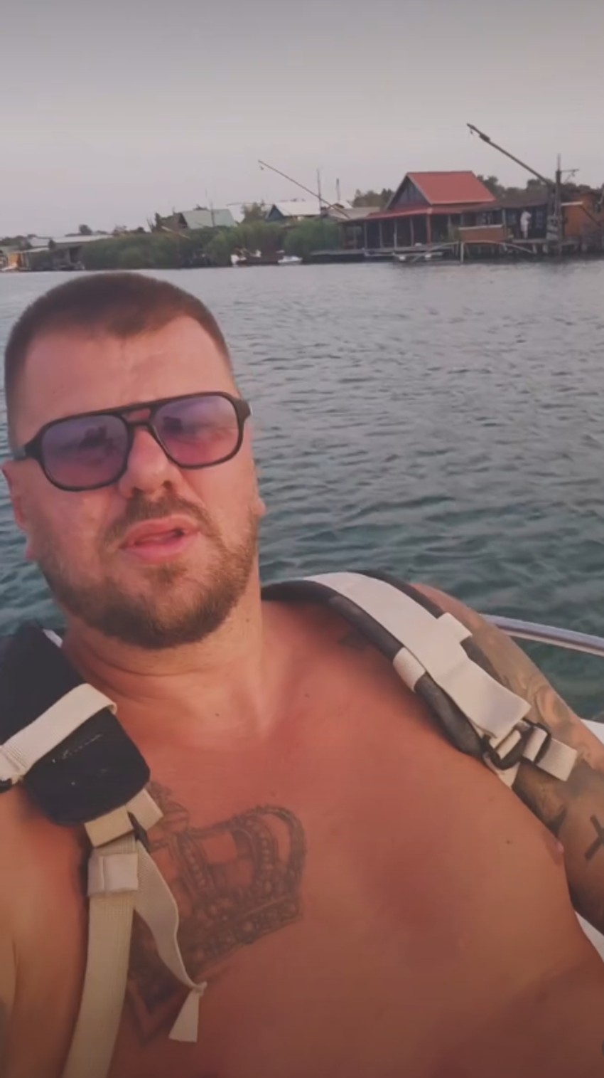 Janjuš se otisnuo na pučinu: Pokazao kako uživa sa bivšim sportistom
