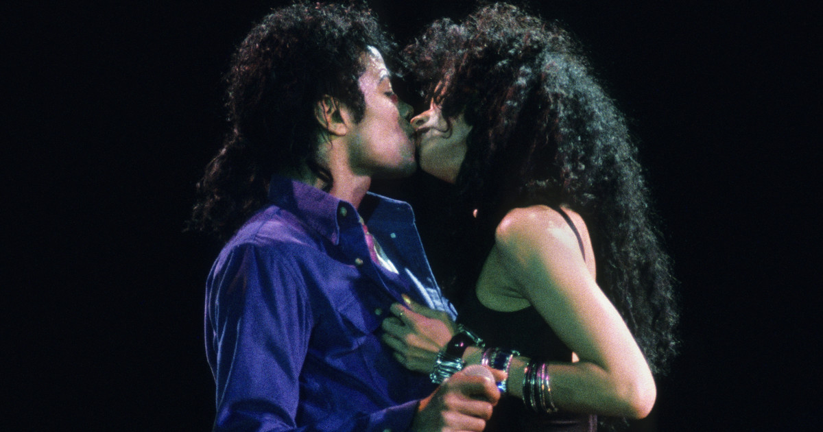 Last make me feel like. Michael Jackson and Tatiana Thumbtzen.