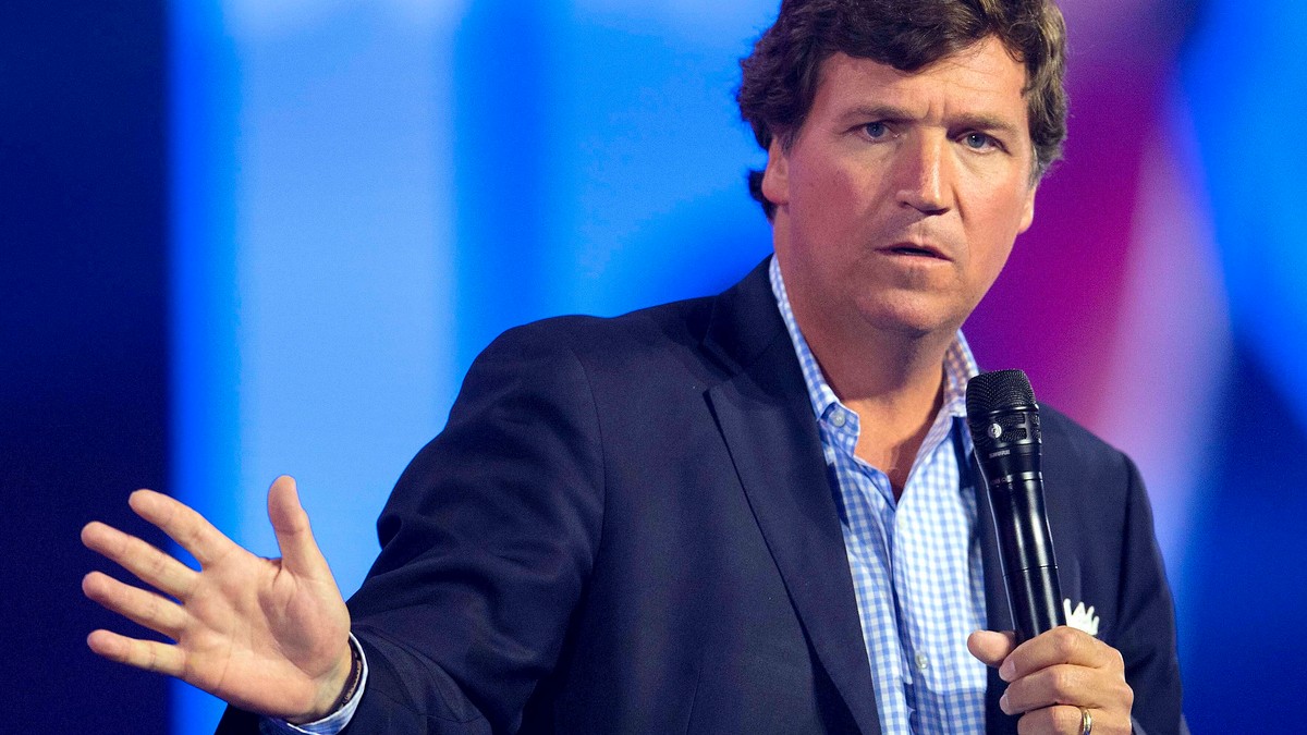 Még le sem adták, máris hatalmas a botrány Tucker Carlson Putyin-interjúja körül: Elon Musk és Orbán Balázs is védelmébe vette az újságírót