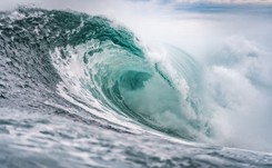 Potężny wybuch podwodnego wulkanu na Oceanie Spokojnym. Jest zagrożenie tsunami