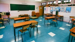 Alarmujące dane. Zatrzymano 525 uczniów z nożem w plecaku