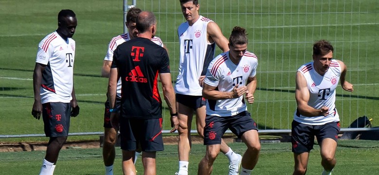 Ostatni trening "Lewego" w Bayernie. Na nagraniu widać, jak żegna się z kolegami