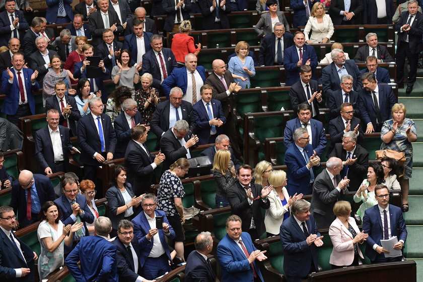 PiS przepchnął korzystną dla siebie ordynację wyborczą