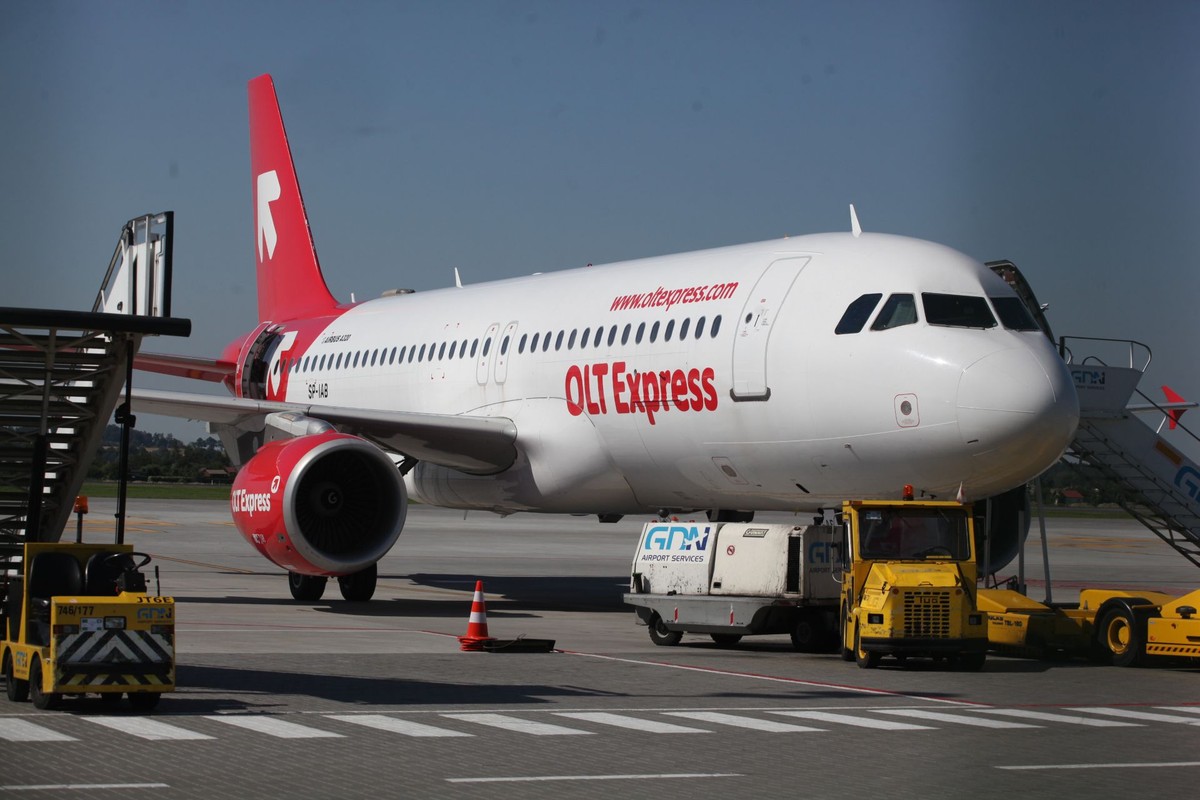 Samolot należący do linii lotniczych OLT Express.