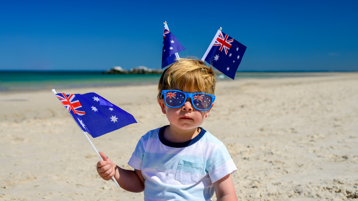 Australia znajduje się prawie 14 tys. kilometrów od Polski. To naprawdę daleko, ale mamy ze sobą wiele wspólnego. Czy Australijczycy wiedzą gdzie leży nasz kraj? Czy znają Roberta Lewandowskiego albo Lecha Wałęsę? O to i wiele więcej zapytał autor kanału Gdzie Bądź, czyli Pioter Jurkowski.