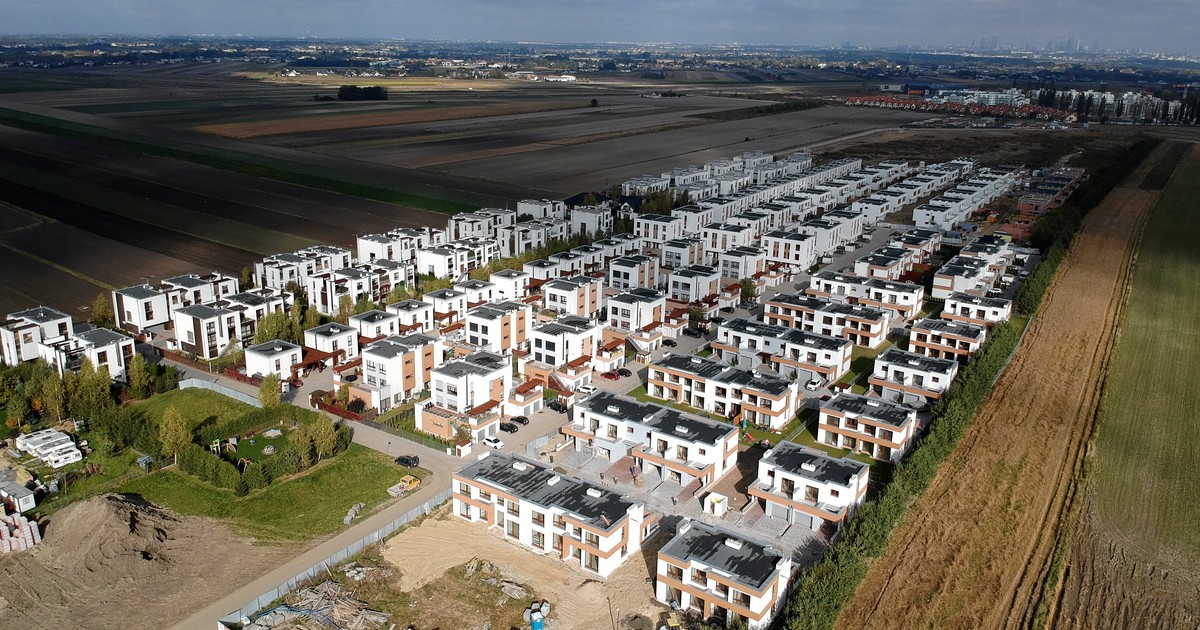 Kupili duży dom za cenę klitki w Warszawie. „Raj zamienił się w piekło”