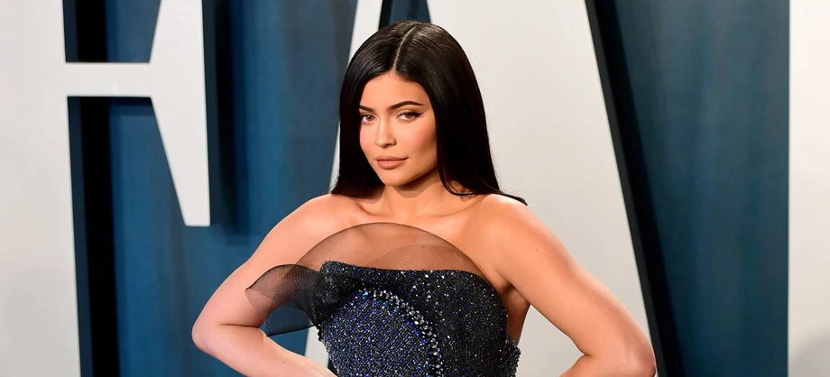 Kylie Jenner sprzedała w styczniu 51 proc. udziałów w swojej firmie Kylie Cosmetics koncernowi Coty Inc. za 600 mln dol. 