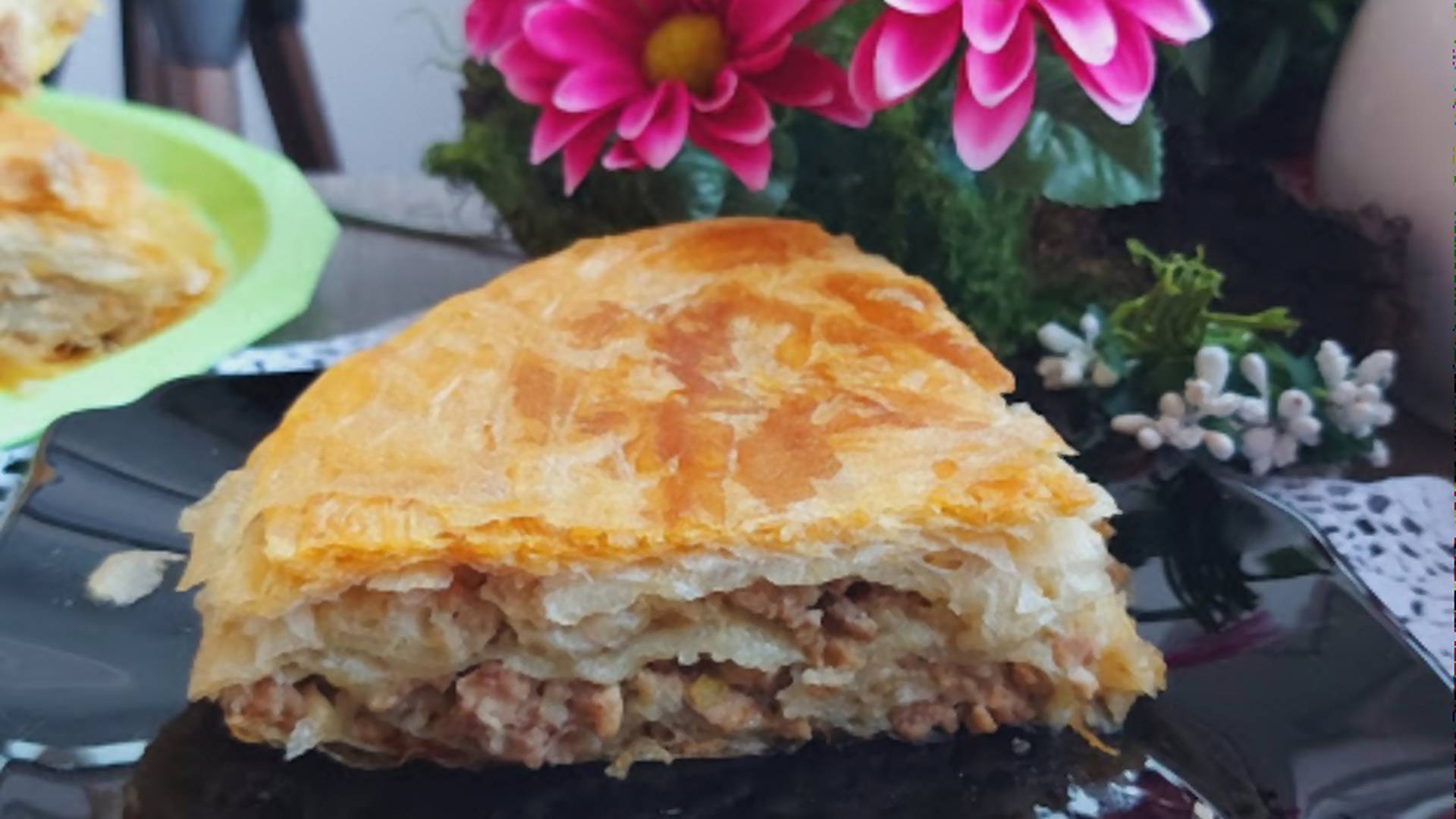 Domaći burek sa mesom po receptu omiljene srpske food blogerke uspe svaki put