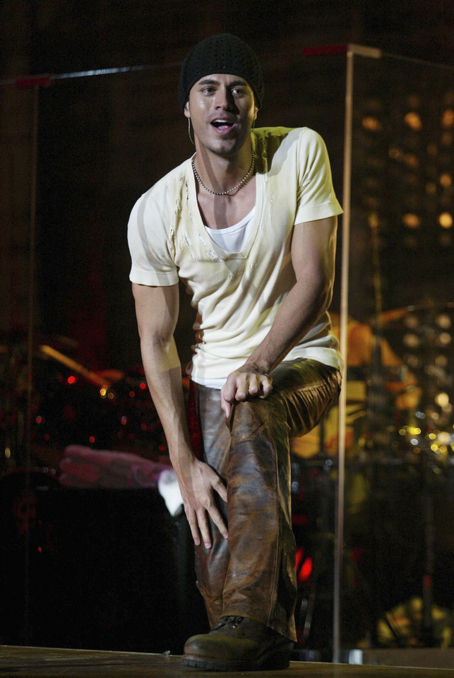 Enrique Iglesias w 2004 roku