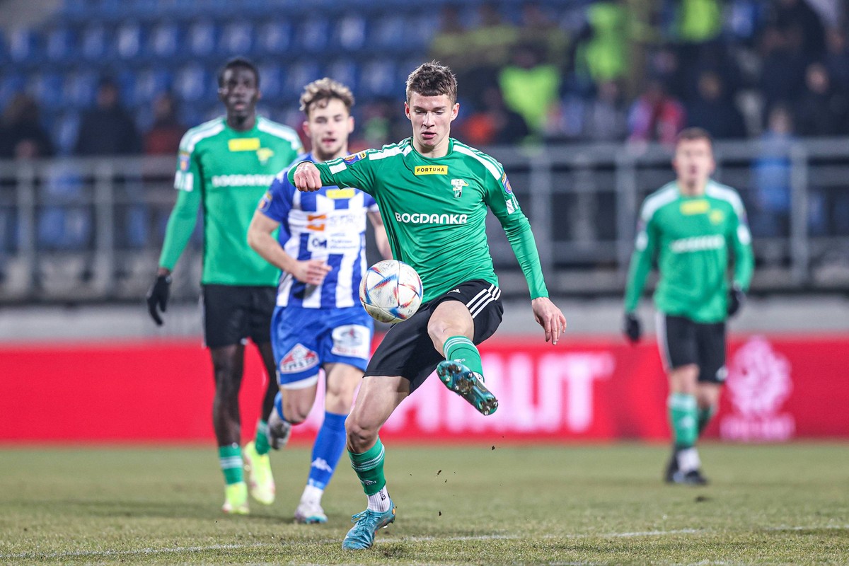 28.02.2023 SIEDLCE, SATDION MIEJSKI PILKA NOZNA ( FOOTBALL ) , FORTUNA PUCHAR POLSKI EDYCJA 2022/2023 - 1/4 FINALU MECZ ( GAME ) POGON SIEDLCE - GORNIK LECZNA NZ DAWID TKACZ FOTO LUKASZ GROCHALA/CYFRASPORT / NEWSPIX.PL --- Newspix.pl *** Local Caption *** www.newspix.pl mail us: info@newspix.pl call us: 0048 022 23 22 222 --- Polish Picture Agency by Ringier Axel Springer Poland