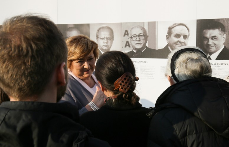 Wystawa upamiętniająca ofiary katastrofy pod Smoleńskiem