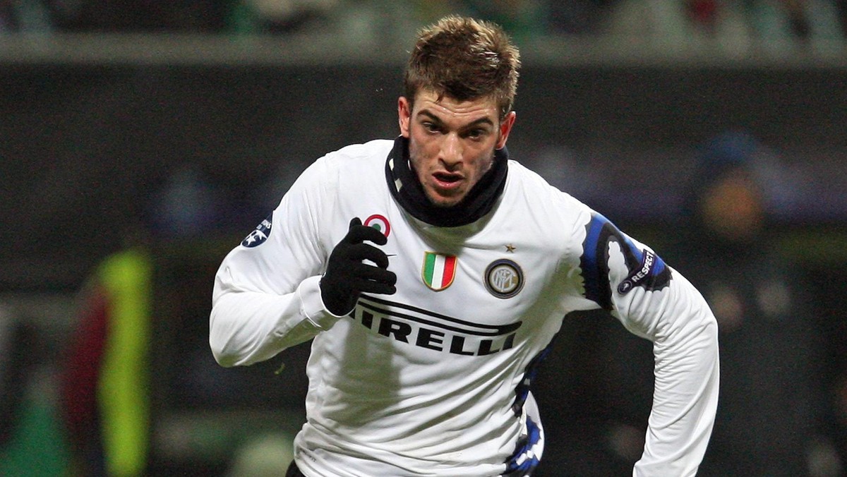 Boczny obrońca Newcastle United Davide Santon podpisał stały kontrakt z Interem Mediolan, w którym występował przez dwa ostatnie miesiące na zasadzie wypożyczenia. Działacze i sztab szkoleniowy Nerazzurrich uznali, że zawodnik sprawdził się w zespole i postanowili dopłacić odpowiednią kwotę klubowi Premier League.