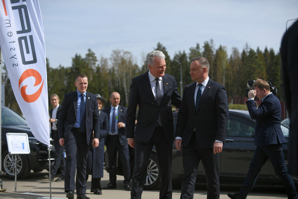 Prezydent RP Andrzej Duda (P) i prezydent Litwy Gitanas Nauseda (L)