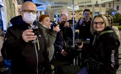 Polacy już bez maseczek szturmują restauracyjne ogródki [GALERIA]