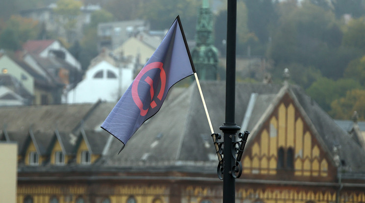 Virgácsot kaptak a tankerületek a Télapótól  / Fotó: Czerkl László