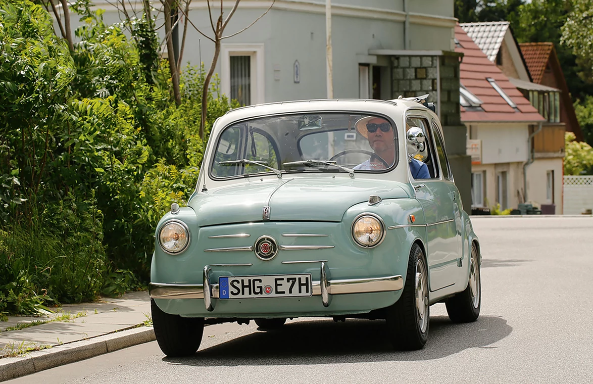 Fiat 600 był jednym z najpopularniejszych aut miejskich w Europie w latach 50. i 60., sporo tych aut trafiło wtedy również do Polski. Były nawet oficjalnie importowane.