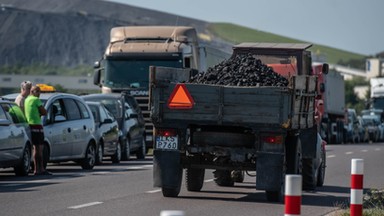 Reuters pokazuje kolejki po węgiel w Polsce. "Gorzej niż za komunizmu"