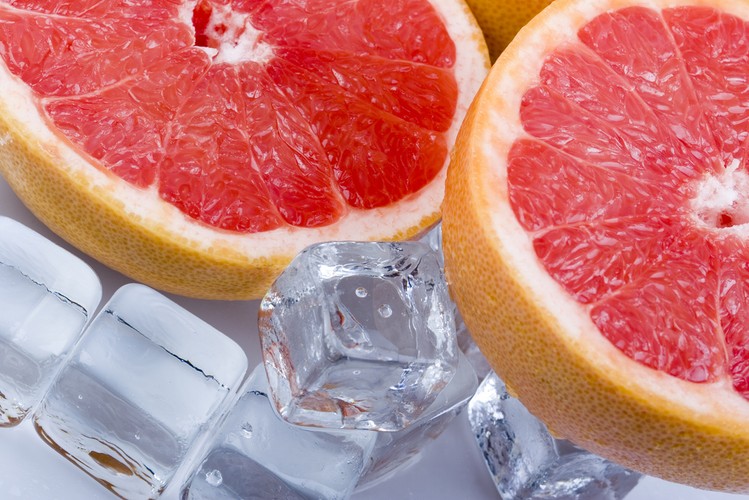 <strong>Grejpfruty</strong>
<br><br>
Przyspieszają twój metabolizm oraz pomagają w spalaniu kalorii. Zawierają również błonnik, który pomaga w utrzymaniu prawidłowego poziomu cukru we krwi.