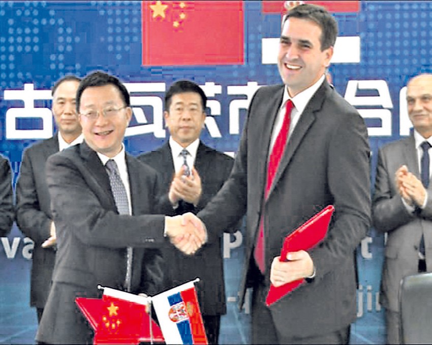 Posao sklopljen: Radomir Nikolić sa kineskim partnerima