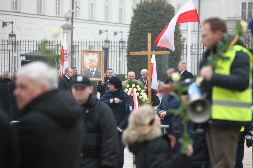 83 miesięcznica katastrofy smoleńskiej. Zdjęcia