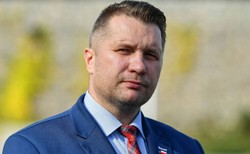 Wykładowca UW pozywa Czarnka za słowa o LGBT. Jest komentarz polityka