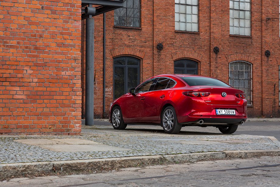 Mazda 3 sedan - zdjęcie ilustracyjne