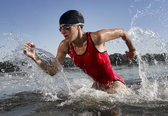 Triathlon - nowa moda wśród polskich celebrytów. Czy każda z nas może uprawiać tę dyscyplinę sportu?