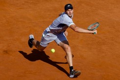 Hubert Hurkacz dwie godziny i 44 minuty walczył o półfinał w Rzymie