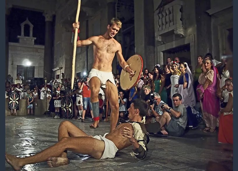 Uliczne widowisko - walki gladiatorów fot. Visitsplit.com