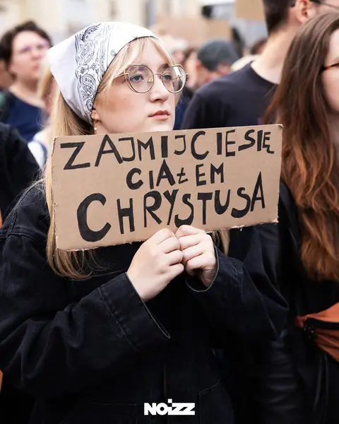 Protest &quot;Ani jednej więcej&quot; w Warszawie