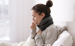 Nieco inne objawy po zakażeniu brytyjskim wariantem koronawirusa