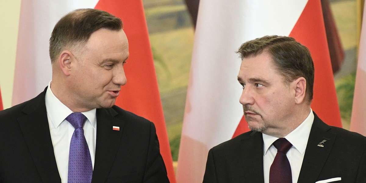 Prezydent Andrzej Duda i przewodniczący NSZZ "S" Piotr Duda podpisali nową umowę programową.