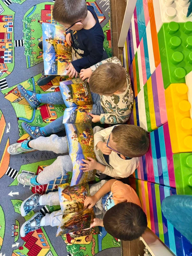 Hristos vaskrse, radosti moja!