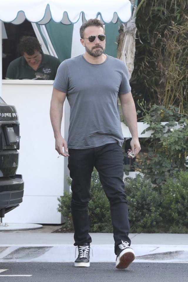 Ben Affleck végre helyrejött az elvonó után és jobban néz ki, mint valaha