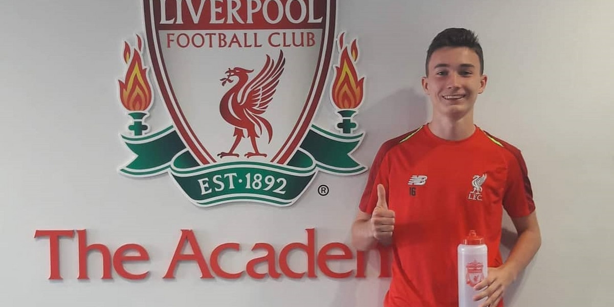 Mateusz Musiałowski wiosną zachwycił szefów FC Liverpool. 17-latek podpisał kontrakt z klubem z Premier League