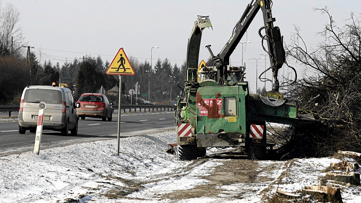 Pogodna jesień pozwoliła na przyspieszenie prac na budowie drogi ekspresowej S17, najważniejszej inwestycji drogowej na Lubelszczyźnie. Z Lublina do Piask samochody jeżdżą już po nowej, jednej nitce trasy.