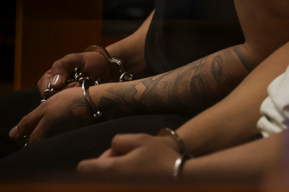 Navodni članovi kartela Tren de Aragua na sudu zbog ubistva u Santjagu, Čile, 9. jula