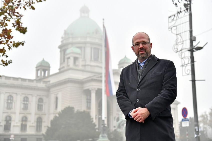 "Mađarska opozicija je bila ujedinjena oko pobede, a srpska razjedinjena bojkotom"