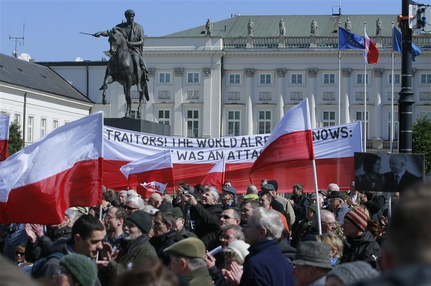 Ostry tekst Mazurka: Więcej nie pójdę pod Pałac!