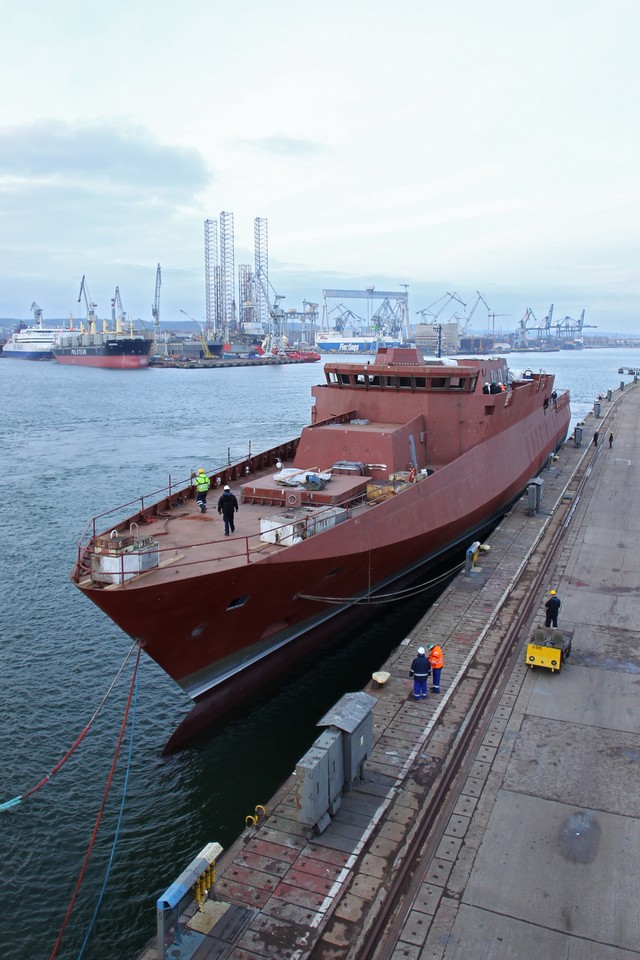 GDYNIA STOCZNIA MARYNARKI WOJENNEJ ORP ŚLĄZAK WODOWANIE (Wodowanie ORP Ślązak)