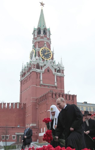 Putin oddaje hołd pogromcom Polaków