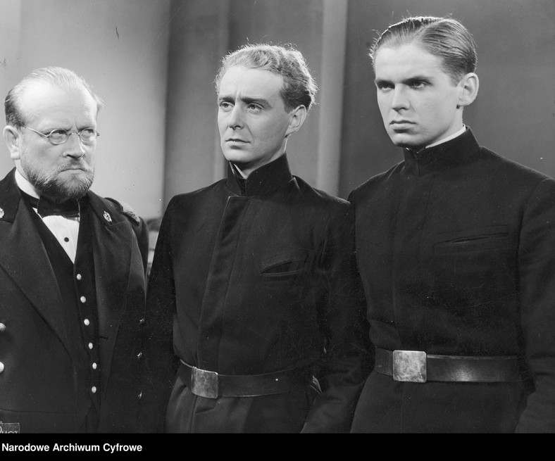 Bogusław Samborski, Mieczysław Cybulski i Witold Zacharewicz w filmie "Młody las" (1934)